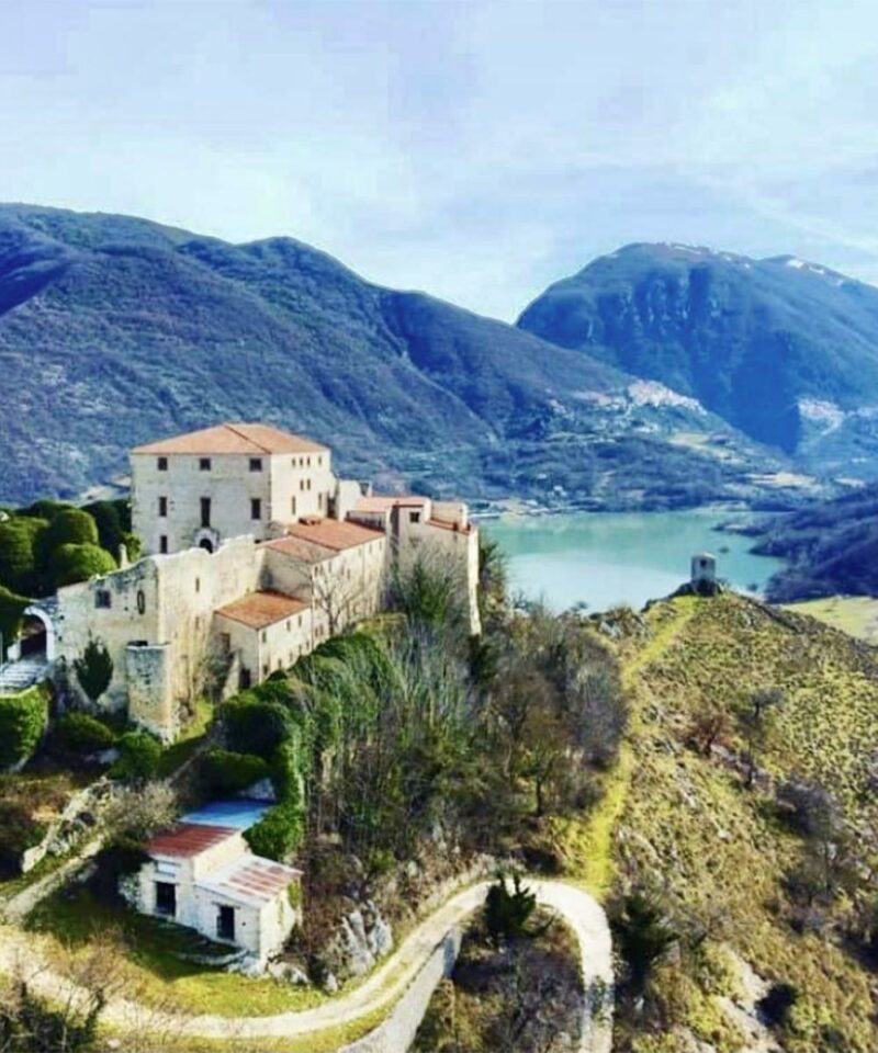Visita guidata al Borgo Monte Antuni e pranzo tipico - Turano Crea